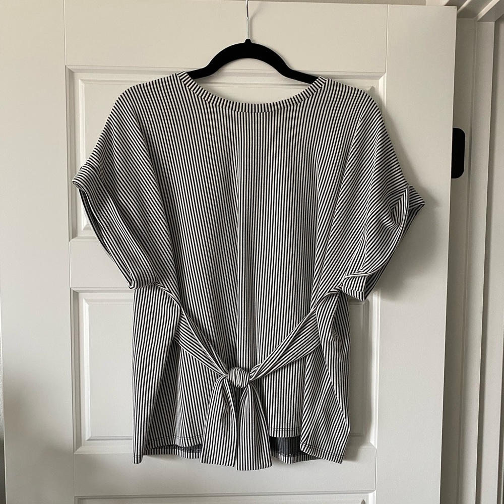 Women’s Black and White Striped Express Blouse